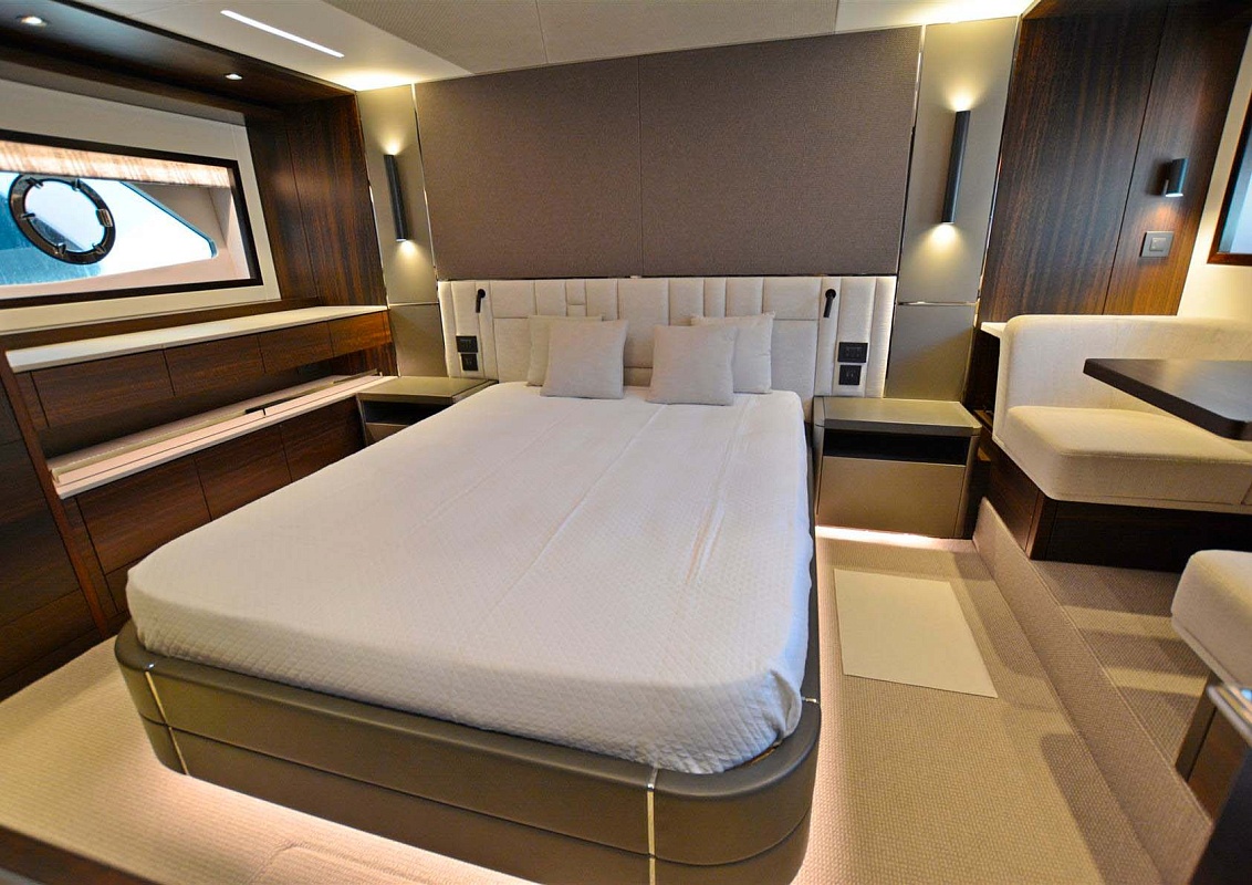 Продается моторная яхта Sunseeker Manhattan 68